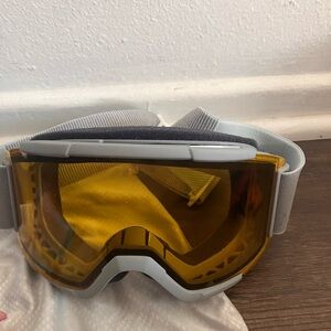 SMITH Ski Goggles - 2 Different Weather Type Lenses